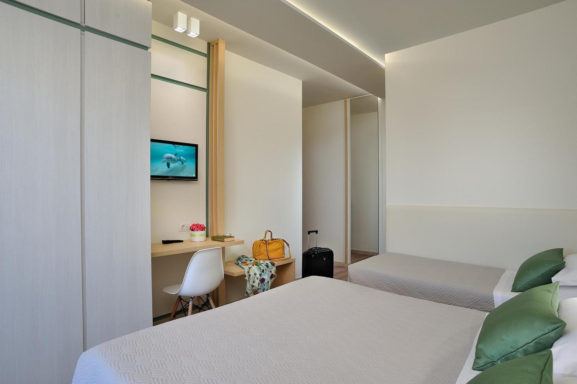 Hotel Riviera B&B Мисано Адриатико Екстериор снимка